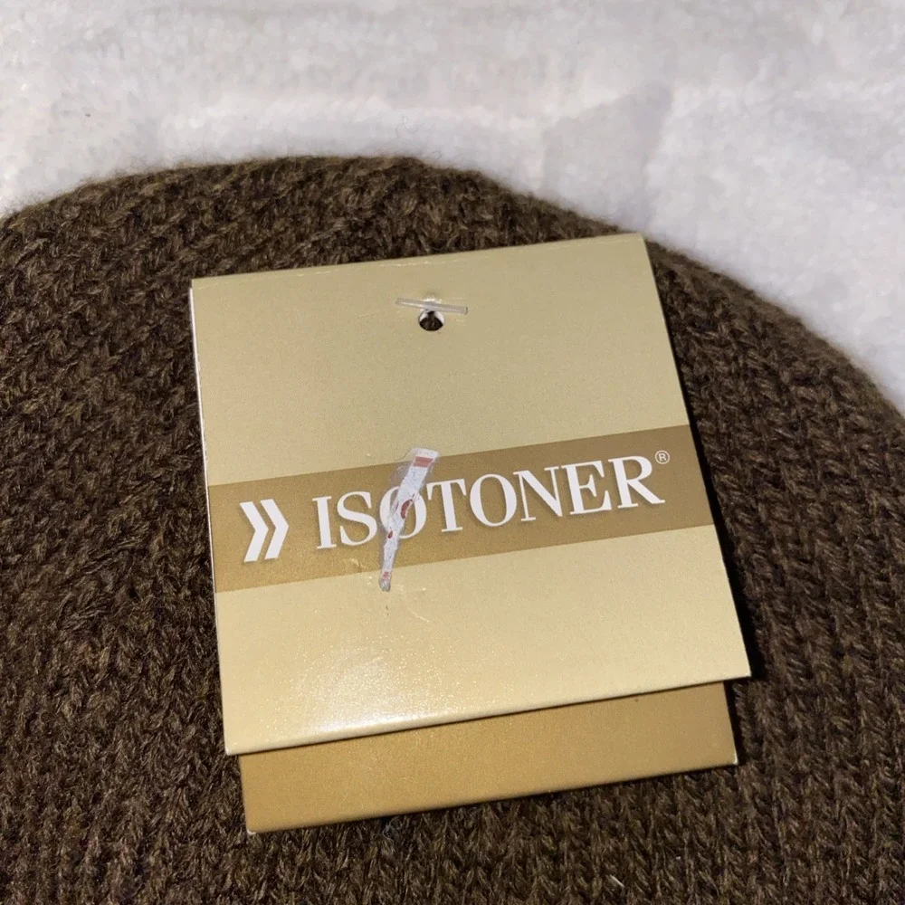 Isotoner Brown Chocolate Beanie‎ Women's  Acrylic/wool Blend